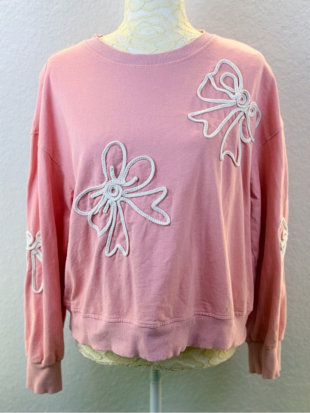 Easel Los Angeles Soft Pink Knit Cropped Crewneck Sweatshirt White Bows Small